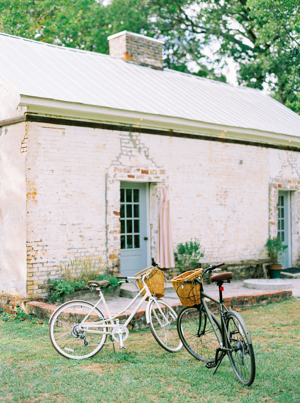 vintage cruiser bicycles with woven baskets