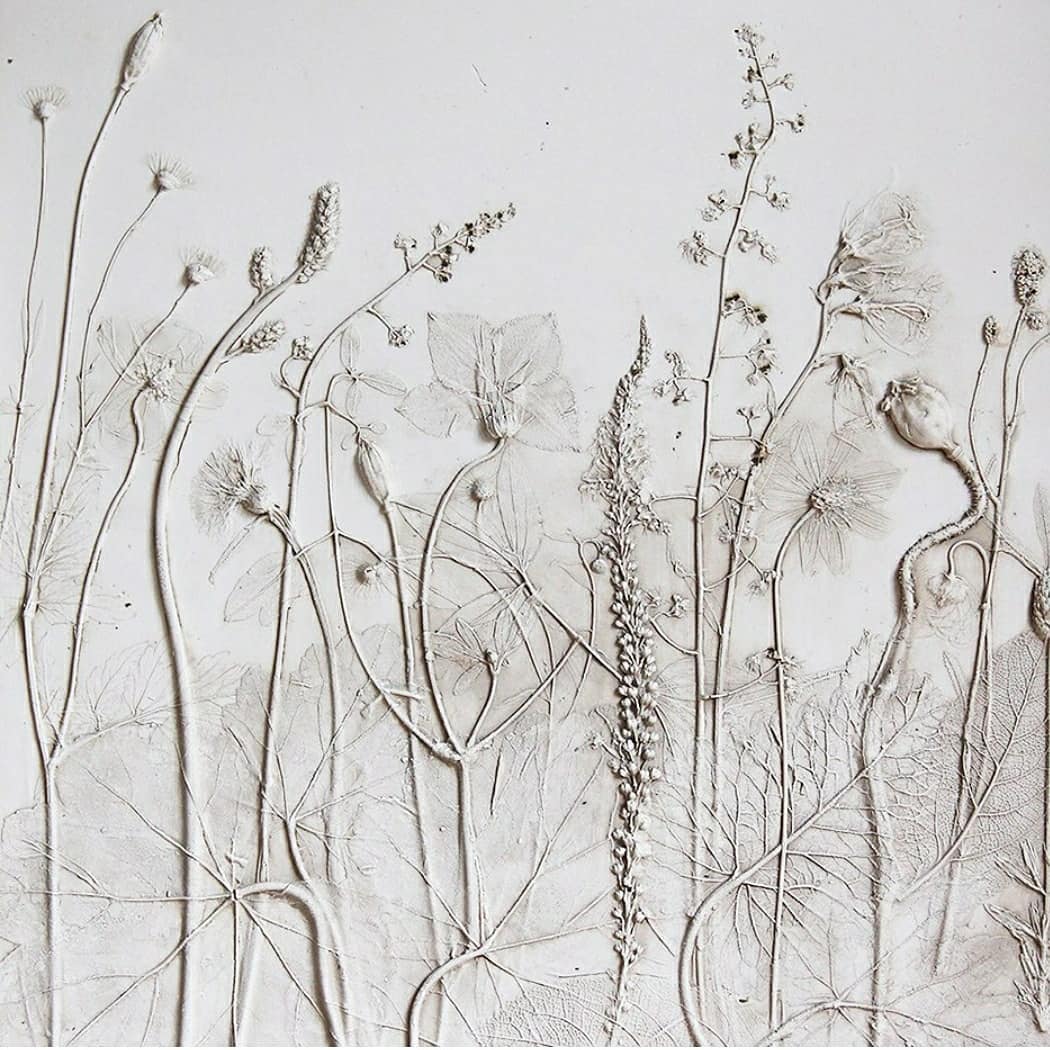 Today we're talking all about texture and design in the scope of wedding planning, and this plaster wildflower artwork by Rachel Dein is the picture perfect example of why this design element makes all the difference in the world #floralart #luxurywedding #weddingdesign // Willow & Oak Events