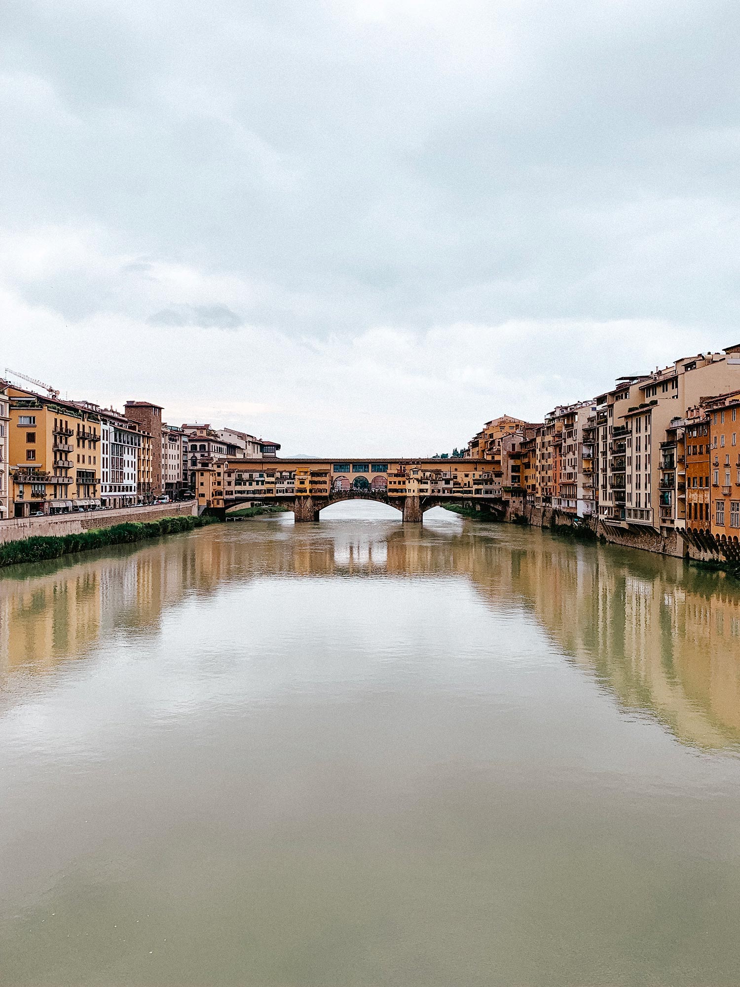 Traveling through Tuscany has become increasingly popular for modern romantics, whether it’s for honeymooning or multi-day destination weddings. Having lived in multiple Italian cities, we’re sharing our go-to spots for places to stay, restaurants to dine, activities to indulge in and other insider tips on the Willow & Oak journal with couples in mind. Read on to discover some of Italy’s best kept secrets and begin your Tuscan daydreams now! #destinationwedding #honeymoondestinations #tuscany