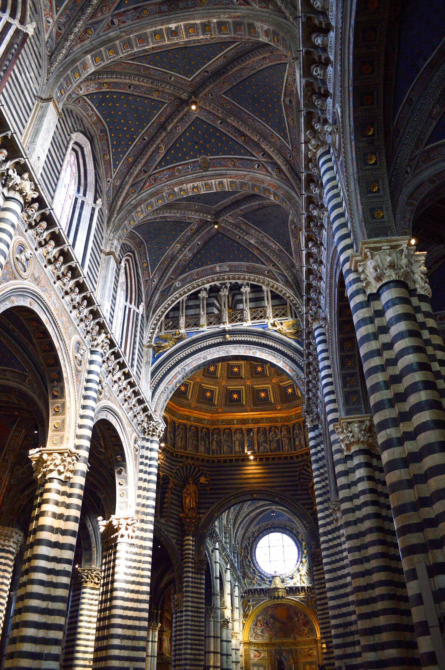 Traveling through Tuscany has become increasingly popular for modern romantics, whether it’s for honeymooning or multi-day destination weddings. Having lived in multiple Italian cities, we’re sharing our go-to spots for places to stay, restaurants to dine, activities to indulge in and other insider tips on the Willow & Oak journal with couples in mind. Read on to discover some of Italy’s best kept secrets and begin your Tuscan daydreams now! #destinationwedding #honeymoondestinations #tuscany