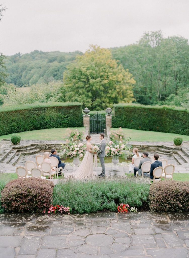 Romantic English Garden Wedding Inspiration Willow Oak Events,Roasted Whole Chicken And Potatoes In Dutch Oven