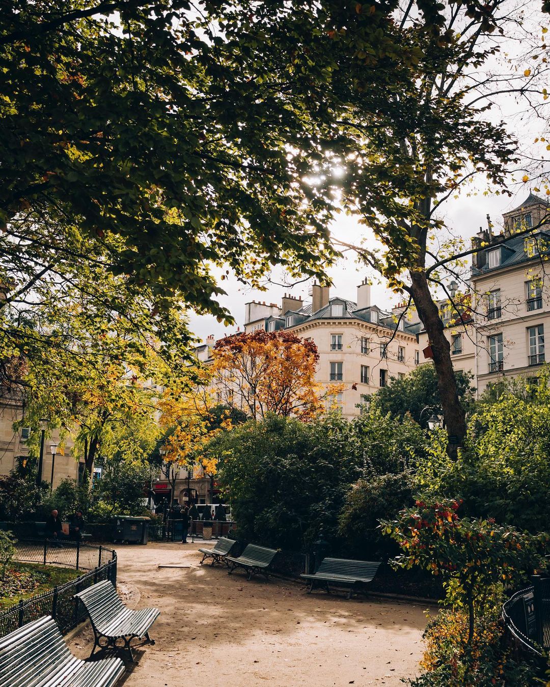 Square du Temple during autumn