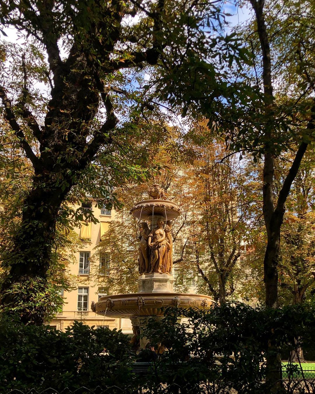 The historic fountain in Square Louvois