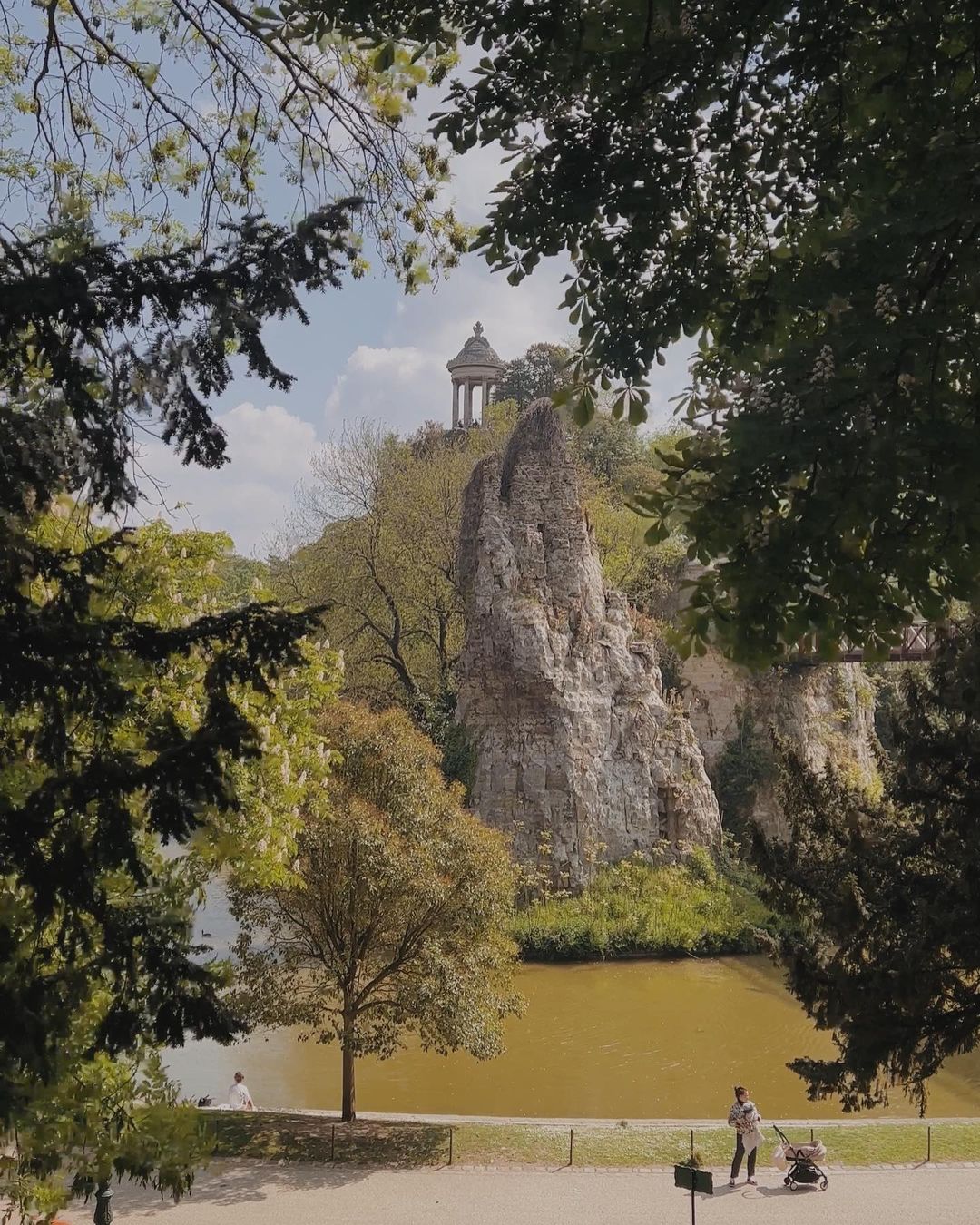 The Temple de la Sibylle (a miniature version of the ancient Roman Temple of Vesta in Tivoli) in Parc des Buttes- Chaumont